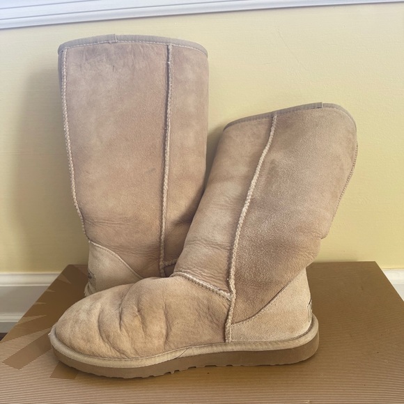 Tall UGG boots - Picture 3 of 8